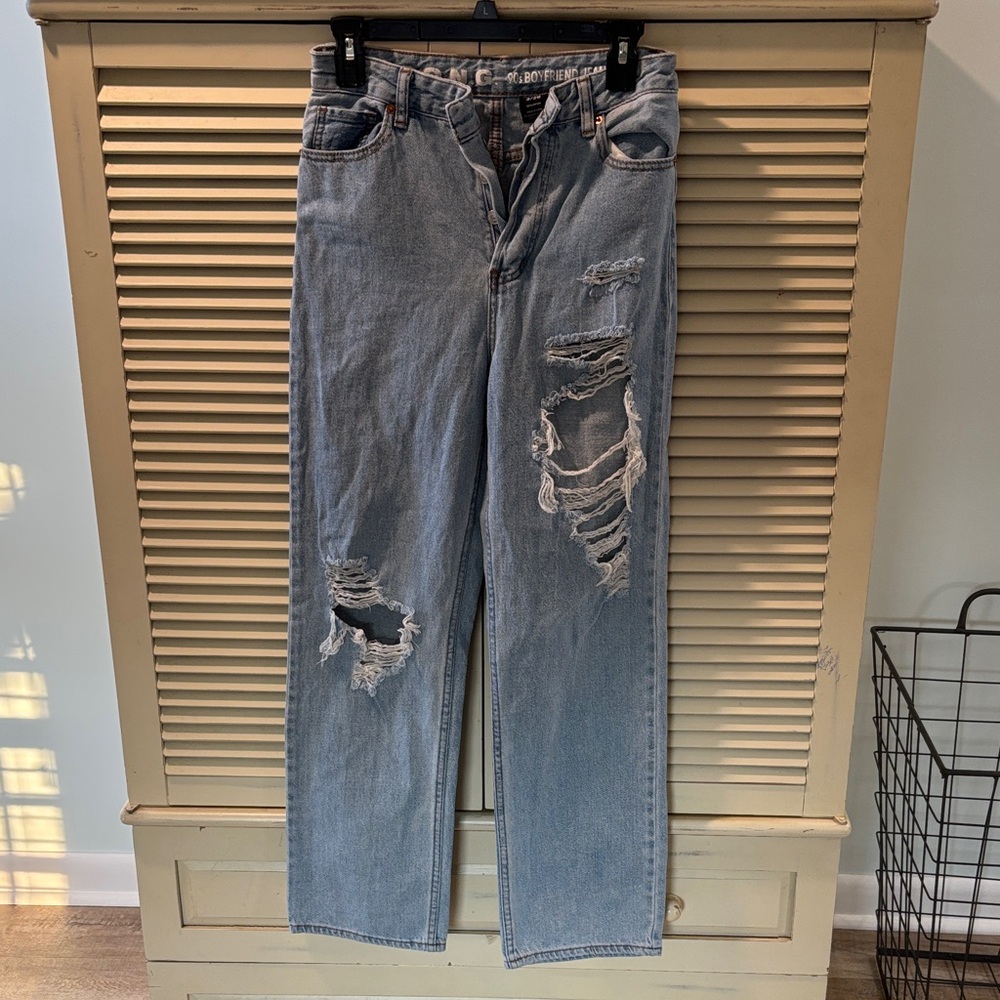 Stylish Distressed Boyfriend Jeans in Blue